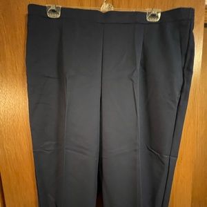 NWT Alfred Dunner 20W Navy Capris, Flat Front. Elastic Waist, classic Fit